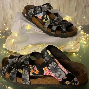 Papillon sandals
